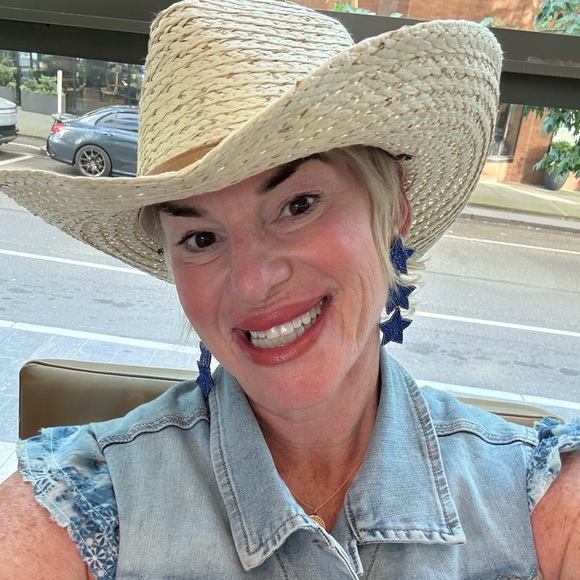 Meet your Posher, Martine - Picture 2 of 2